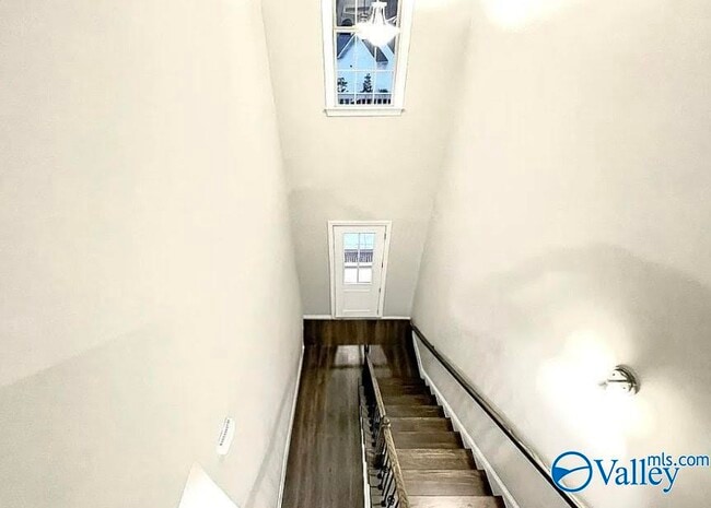 Building Photo - 50 Pine St