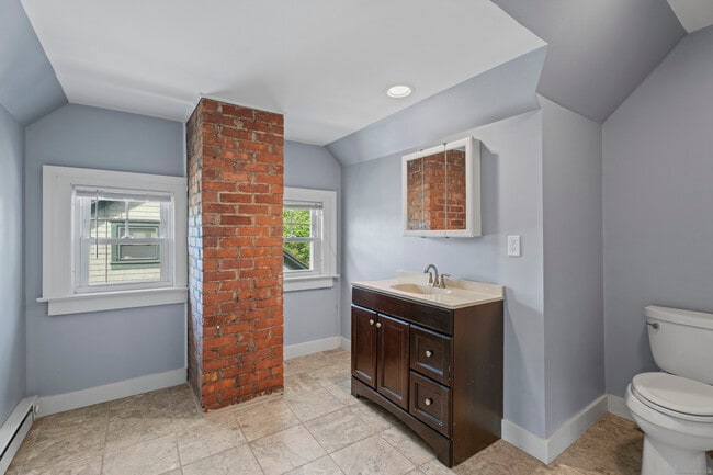 Building Photo - 809 Edgewood Ave