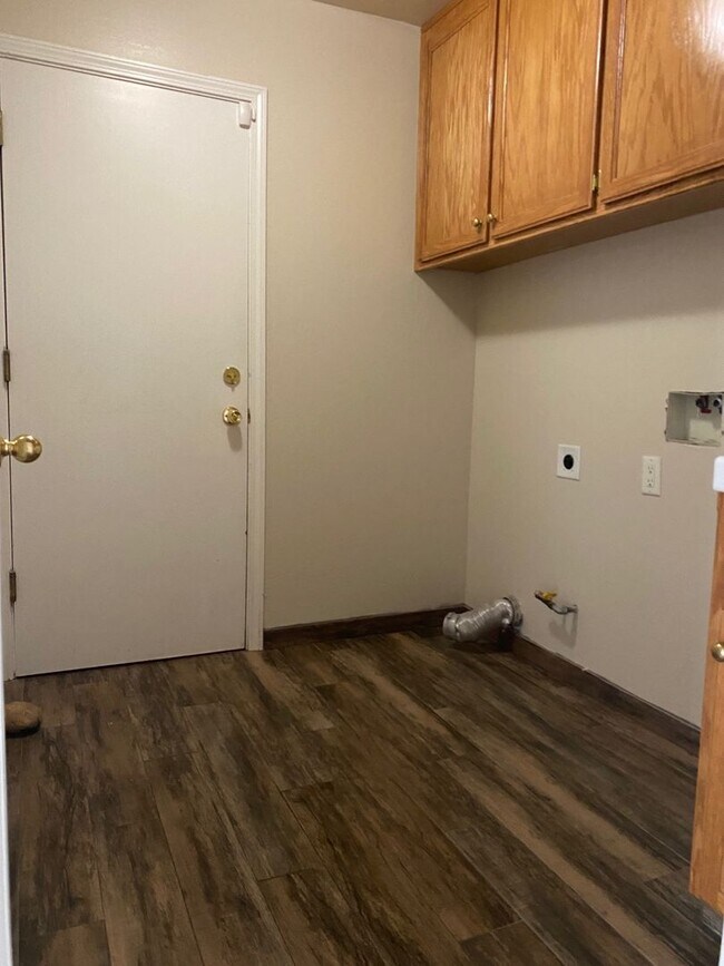 Building Photo - 9604 Lanneau Ct