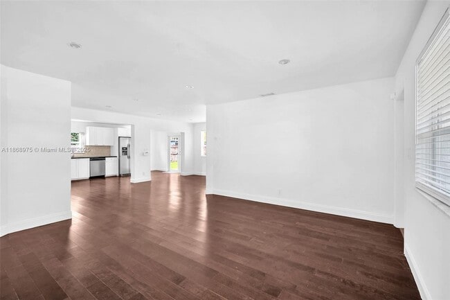Building Photo - 2112 N 32nd Ct