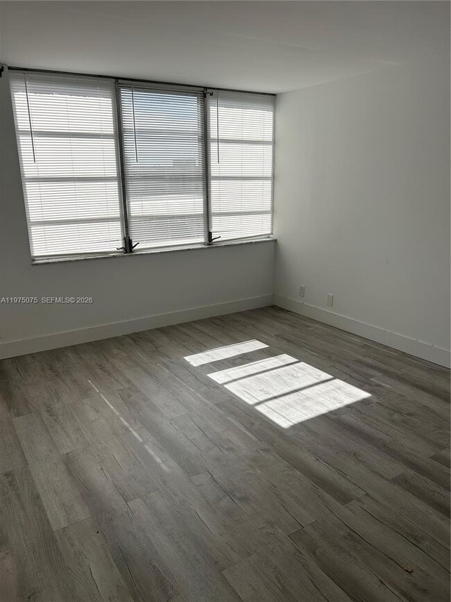 Building Photo - 6921 Environ Blvd