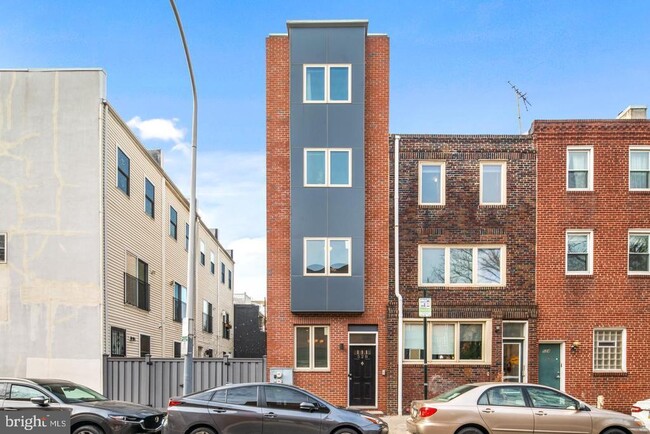 Building Photo - 528 S 13th St