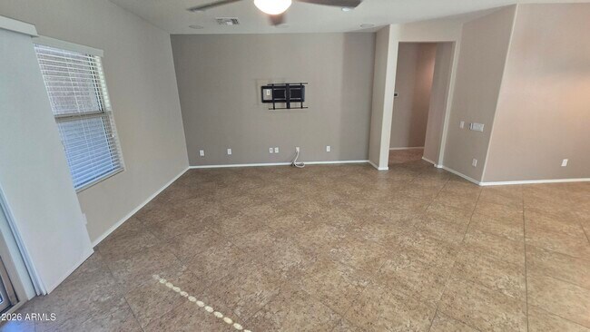 Building Photo - 10826 W Avenida Del Rey