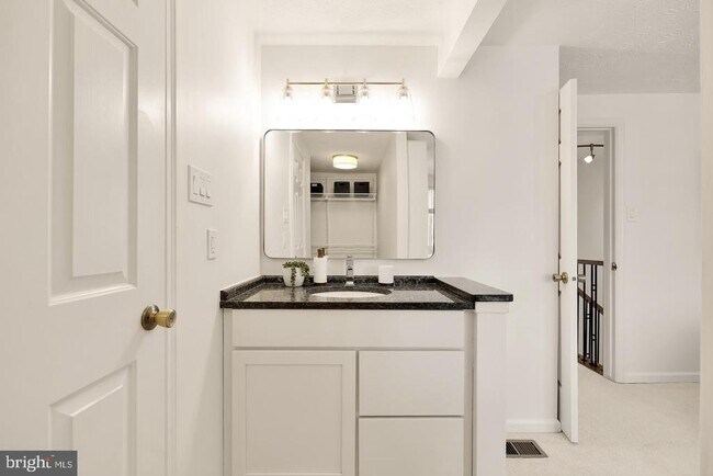 Building Photo - 6003 Chicory Pl