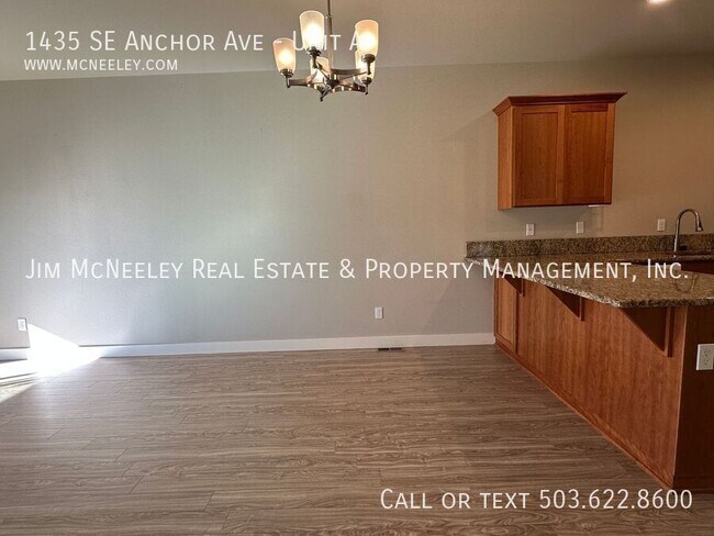 Building Photo - 1435 SE Anchor Ave