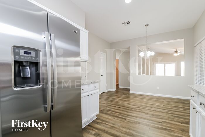 Building Photo - 13576 W Desert Ln