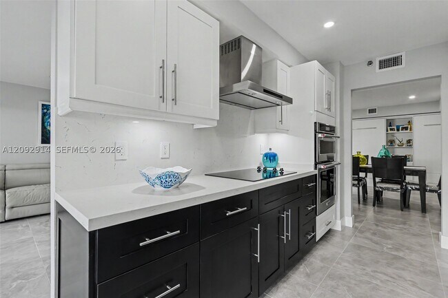 Building Photo - 1201 S Ocean Dr