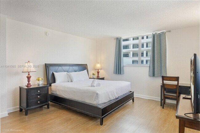 Building Photo - 4001 S Ocean Dr