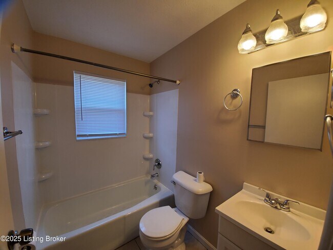 Building Photo - 3217 Springfield Dr
