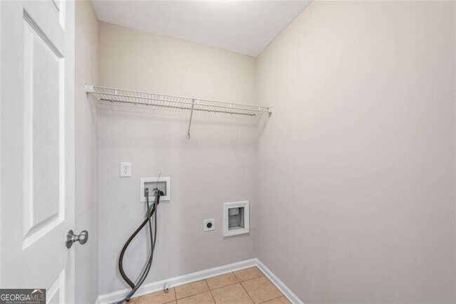 Building Photo - 268 Balaban Cir