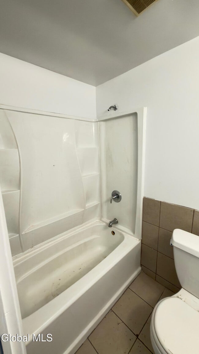 Building Photo - 3132 6th Ave