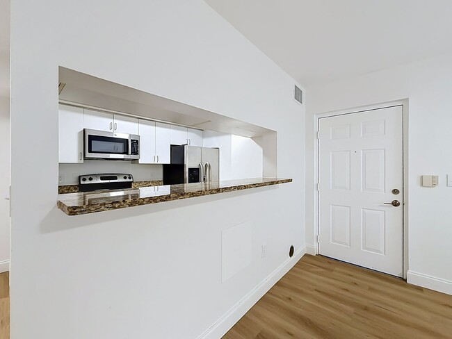 Building Photo - Super Cozy 2 bedroom in Desirable Neighborhood in coconut creek