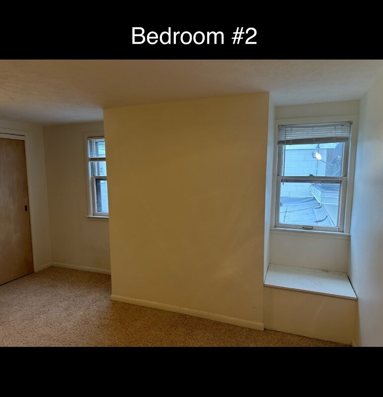 Building Photo - 850 Houseman Ave NE