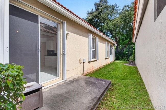 Building Photo - 5225 Brookview Dr