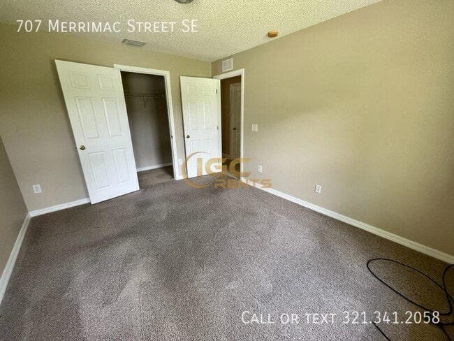 Building Photo - 707 Merrimac St SE