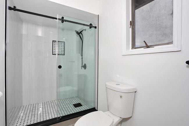 Building Photo - 1150 70th St