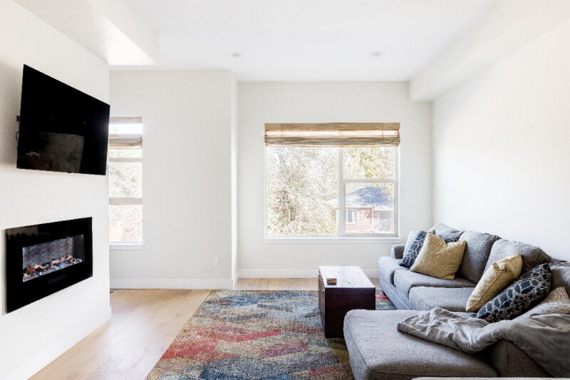 Building Photo - 3460 E 31st Ave