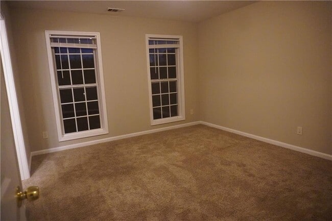 Building Photo - 840 Paper Creek Dr SE