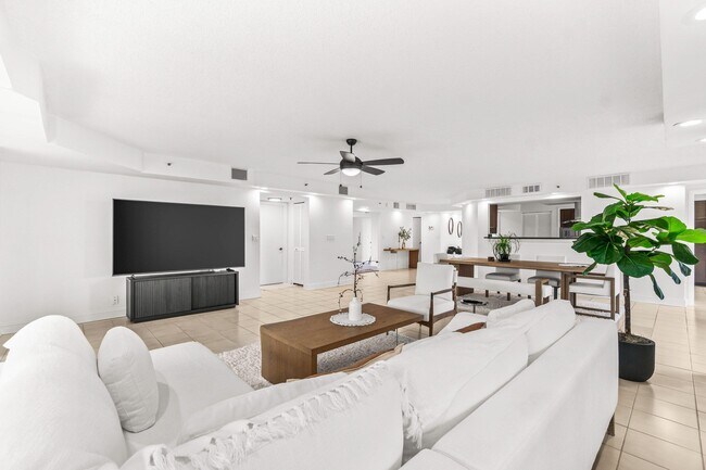 Building Photo - 7201 Promenade E Dr