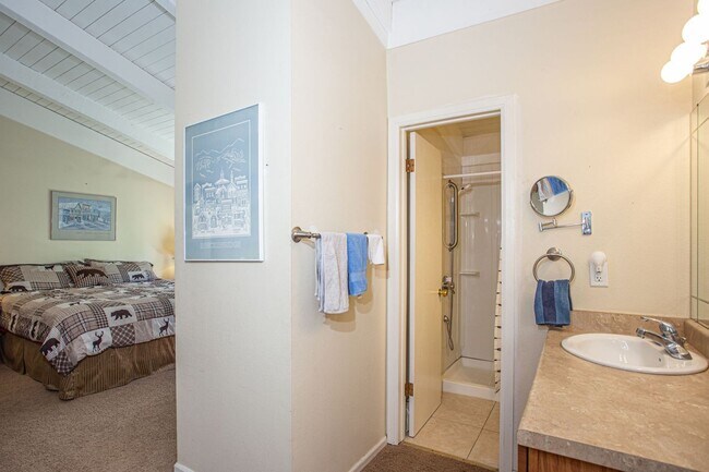 Building Photo - 1148 American Way