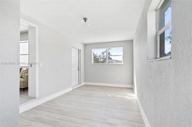 Building Photo - 925 NW 84th St