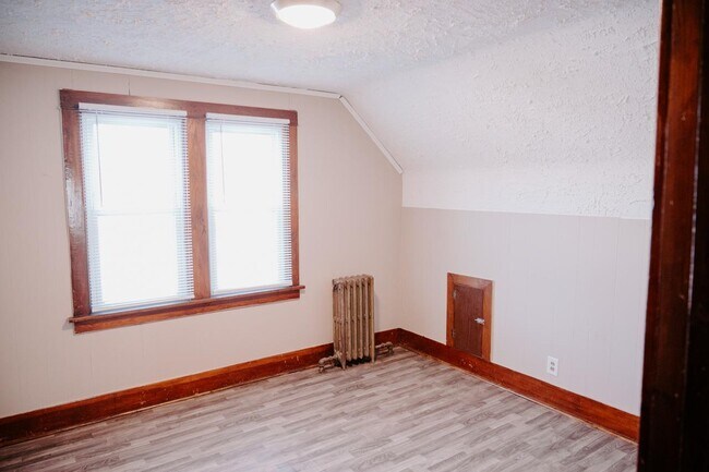 Building Photo - 2441 Templeton St