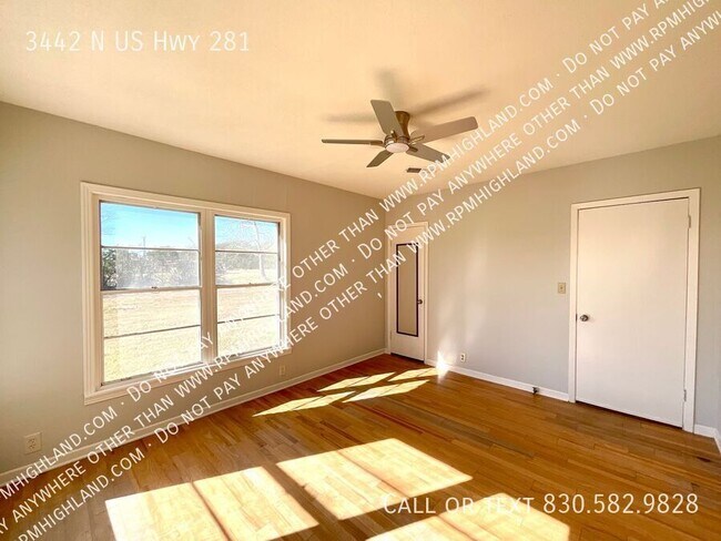 Building Photo - 3442 N U.S. Hwy 281