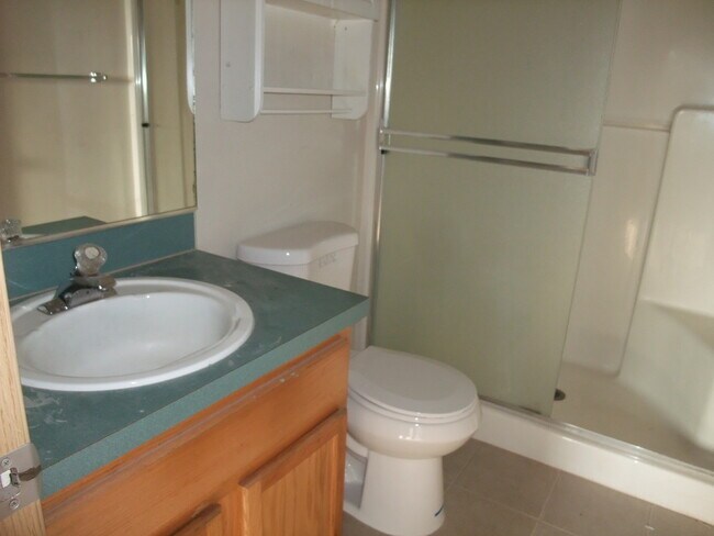 Building Photo - 3 Bedroom 2 Bath  Home In The Lexington Ar...