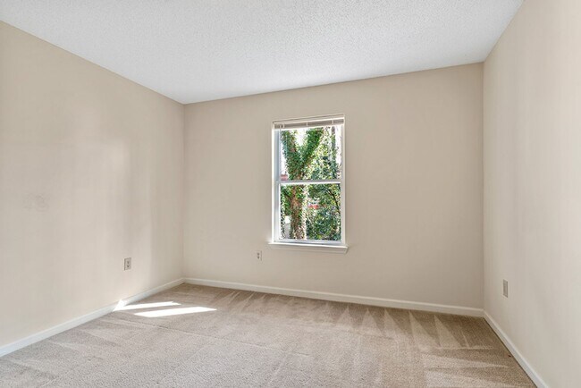 Building Photo - Location, Location, Location!