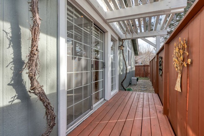 Building Photo - 6328 Windy Meadow Dr