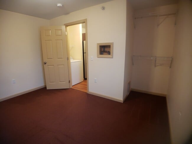 Building Photo - 83 Beall St