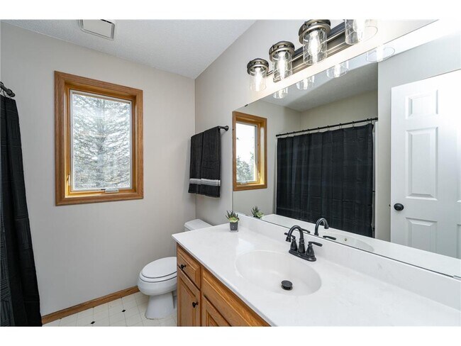 Building Photo - 2511 Mayowood Ln SW