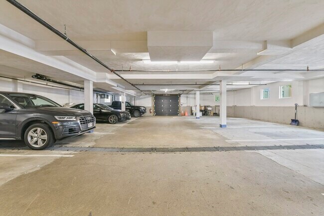 Building Photo - 283 C St