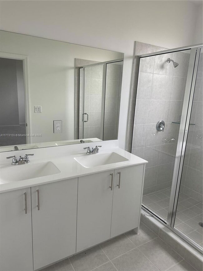 Building Photo - 2430 SE 24th St