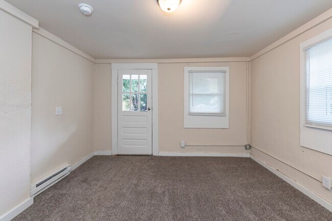 Building Photo - Edgerton Duplex 2