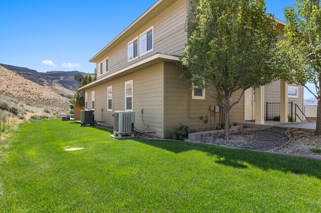 Building Photo - 23251 Sunserra Loop NW