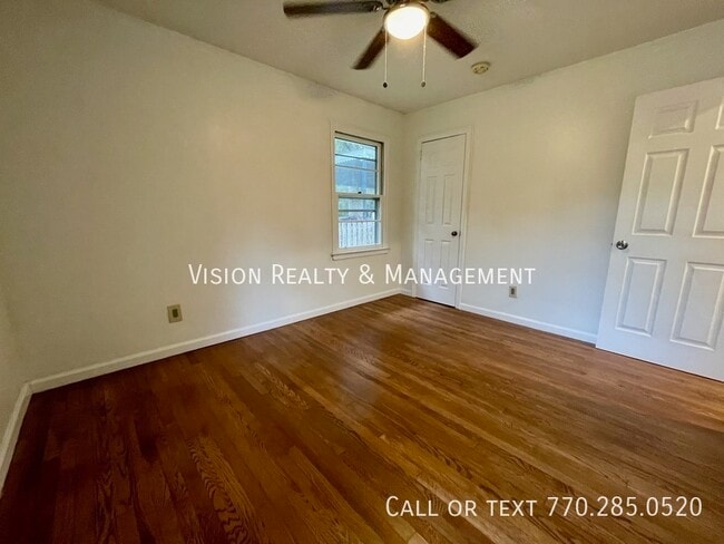 Building Photo - 6328 Oakview Ln