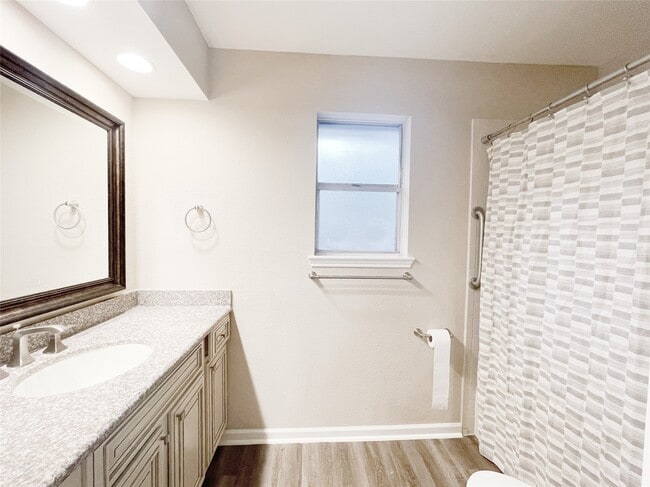 Building Photo - 13 N Deerfoot Cir