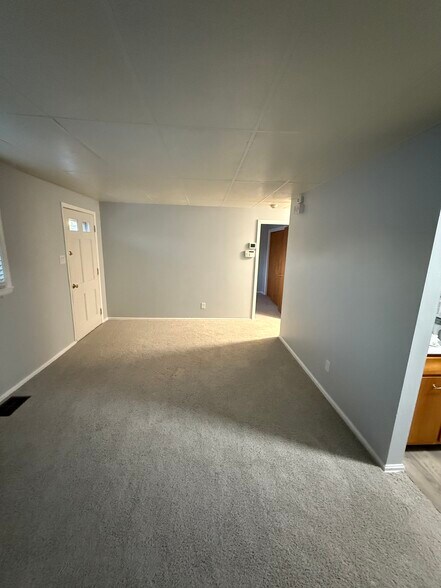 Living room - 200 W Mechanic St