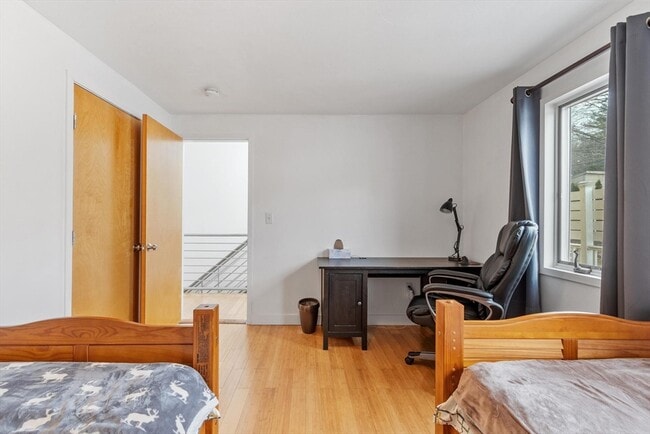 Building Photo - 5 Avondale Ave