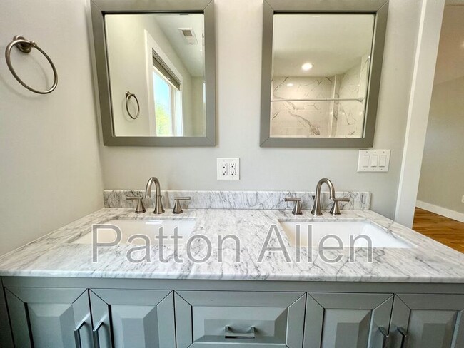 Building Photo - 308 London Rd