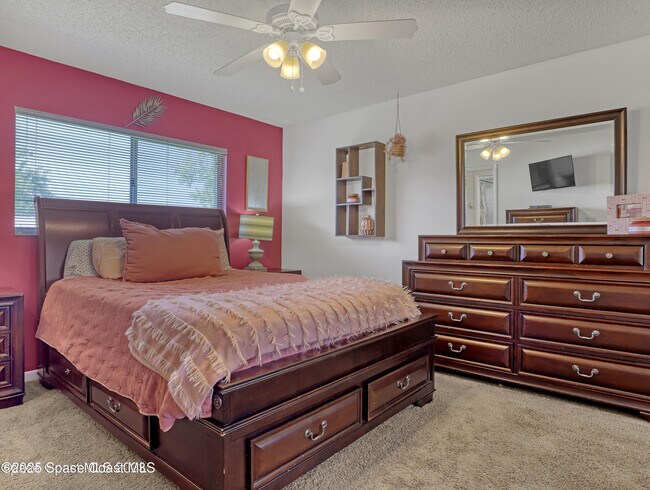Building Photo - 730 Ridge Club Dr