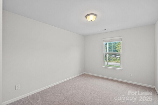 Building Photo - 206 Scenic View Ln