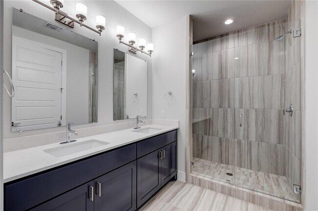 Building Photo - 4600 Freedom Dr