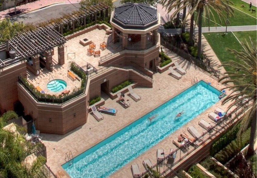 Lap Pool - 500 W Harbor Dr