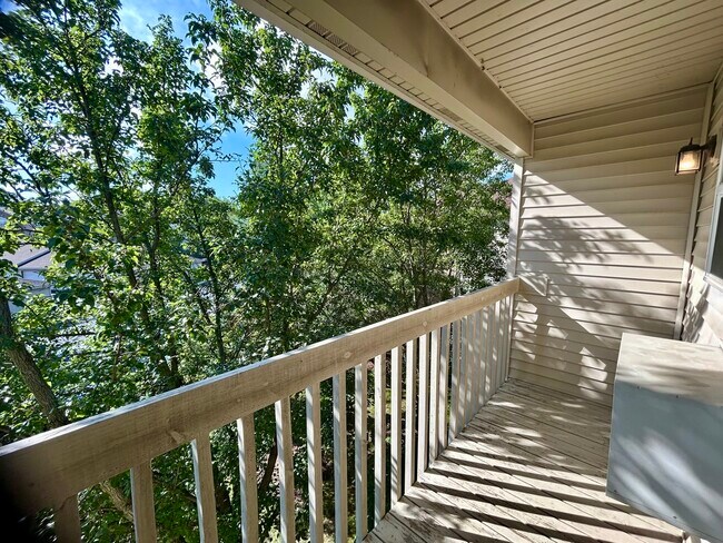 Building Photo - 430 Cunat Blvd