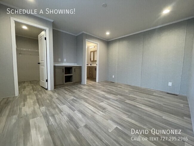 Building Photo - 701 Mill St