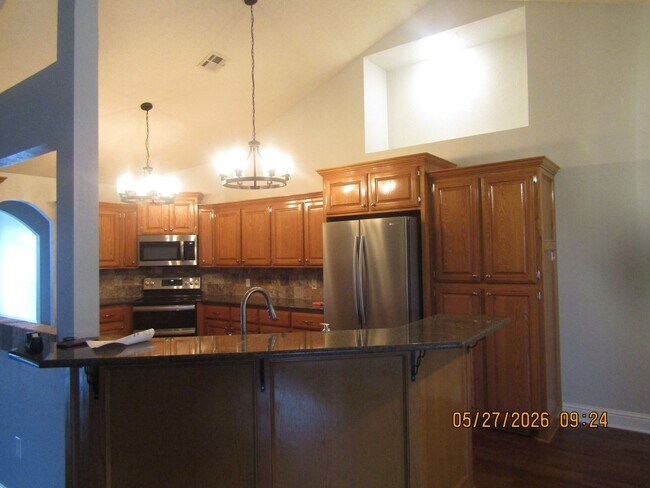 Building Photo - Beautiful 4-bedroom home located in the Heritage Hills Area!