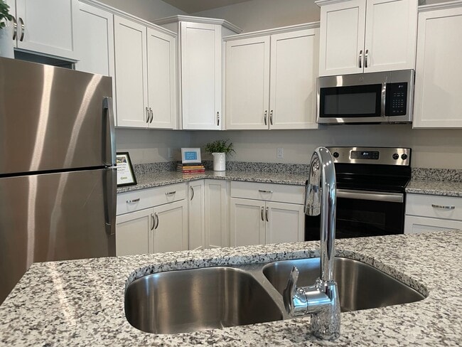 Building Photo - Heron | 3 Bed 2.5 Bath | Garage | 1800 sf | $2726-$2999 | 8, 9, 10, 12, 14, and 15 month lease terms