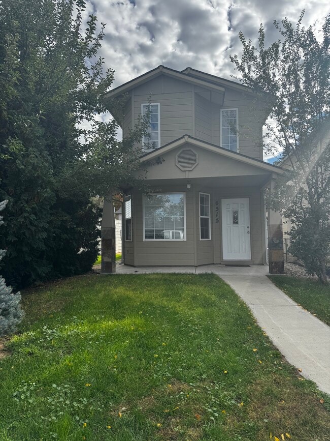 Primary Photo - 6515 Butte St